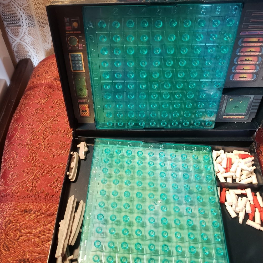 Set of 4 well loved Battleship Games-BX16 - Picture 5 of 7